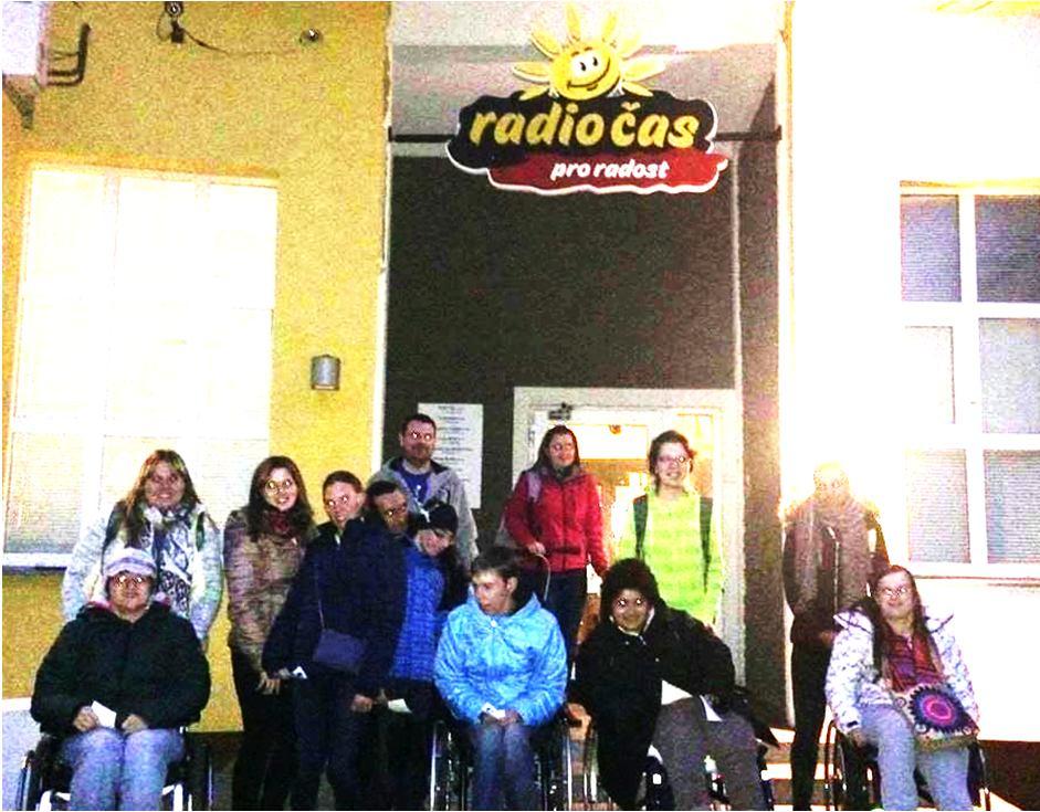 12 Středisko VÝZVA integrační klub BRÁNA EXKURZE DO RÁDIA ČAS 8. 11.