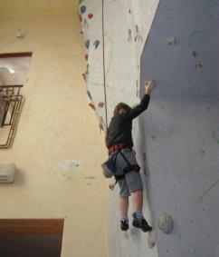 Zajištění mimorozpočtových prostředků na dostavbu lezecké stěny ve Skateparku; Zajištění mimorozpočtových prostředků na realizaci programů pro školy; Zahájení příprav na rekonstrukci budovy klubu