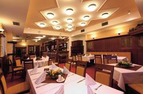 cz Stylová restaurace nabízí stravování nejen pro ubytované hosty, ale také pro širokou veřejnost. V nabídce je také obědové menu.