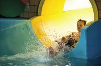 sluneční louka, infrasauna, parní kabiny i velké mořské akvárium.