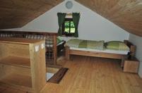 Pro rodiče ohniště, gril a infrasauna.