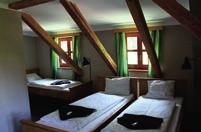 cz Od 420 Kč / se snídaní, sezónní slevy, děti do 3 let v létě zdarma Horský hotel leží v klidné části obce Deštné.
