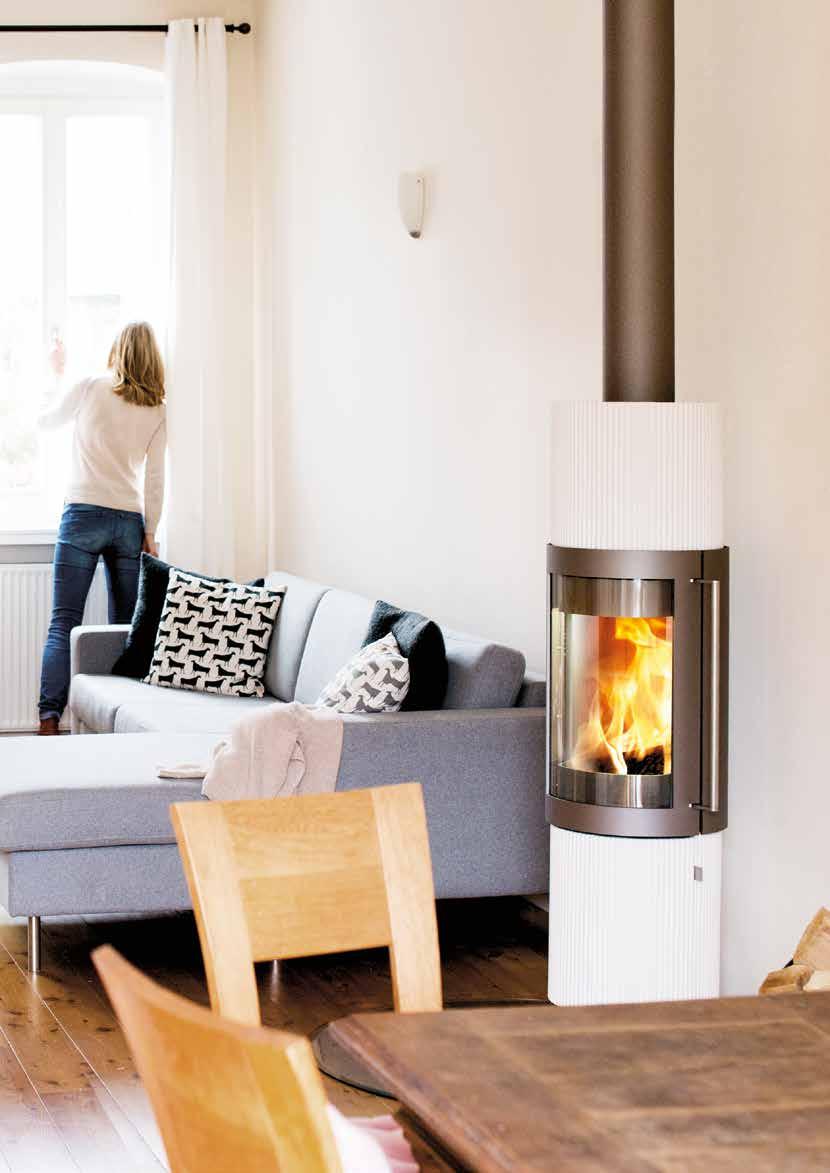 26 Titan Alabaster Černá Montagne Elvas Kamna, která jsou decentní a elegantní. Vysoké provedení těchto kamen se hodí do každého obývacího pokoje.