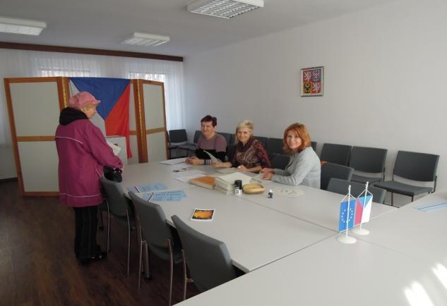 Hned po vstupu do budovy OÚ bylo poznat, že přípravě voleb byla věnována patřičná pozornost.