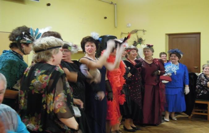 Jdeme na ples Nebojte, nebude pršet Představení žen divadelní skupiny skončilo velkým aplausem a vřelým