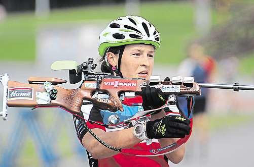 Kraj Vysočina 28. července 2017 23 Biatlonisté tvrdě dřou. VNovém Městě je přešlachuť na zábavu Téměř kompletní český tým během přípravy na olympijskou sezonu zavítal idovysočina Areny.