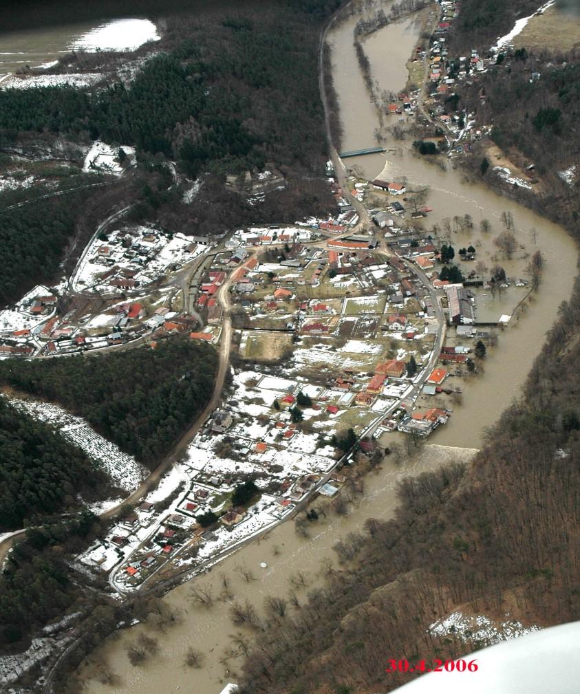 VODOHOSPODÁŘSKÝ DISPEČINK Provozovat vodohospodářský dispečink je dáno hlavním předmětem podnikání podniku a jeho činnost je zakotvena také v zákonech ČR zákon o vodách, zákon o IZS, zákon o krizovém