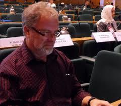 ochrany životního prostředí na Přírodovědecké fakultě Masarykovy univerzity Brno. V roce 2006 se zasloužil o založení Národního centra pro toxické látky. Působil jako jeho ředitel.