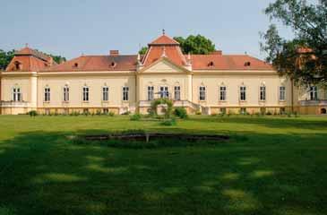 cz Oblast kultury a památkové péče Galerie výtvarného umění v Hodoníně, příspěvková organizace Úprkova 2, 695 01, Hodonín http://www.gvuhodonin.