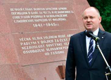 Květen Novým vedoucím úseků Krajského úřadu Jihomoravského kraje předal 5. května hejtman Michal Hašek spolu s ředitelkou krajského úřadu Věrou Vojáčkovou jmenovací dekrety.