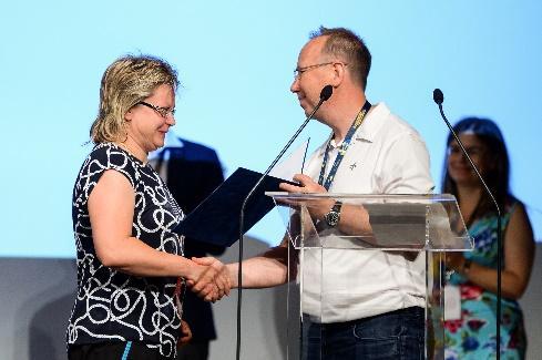 Teacher Award. Získala ji Rita Chalupníková z Gymnázia Pardubice Mozartova 449 a ZŠ Seč za projekt Vlastnosti a obrábění kovů.