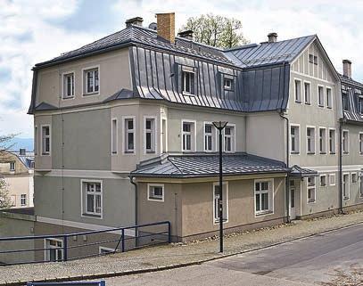 V dalších letech se uskutečnila parková úprava části areálu, byl postaven skleník, schodiště spojující obě budovy, do provozu bylo uvedeno veřejné osvětlení a proběhla výstavba Silesie na dobové