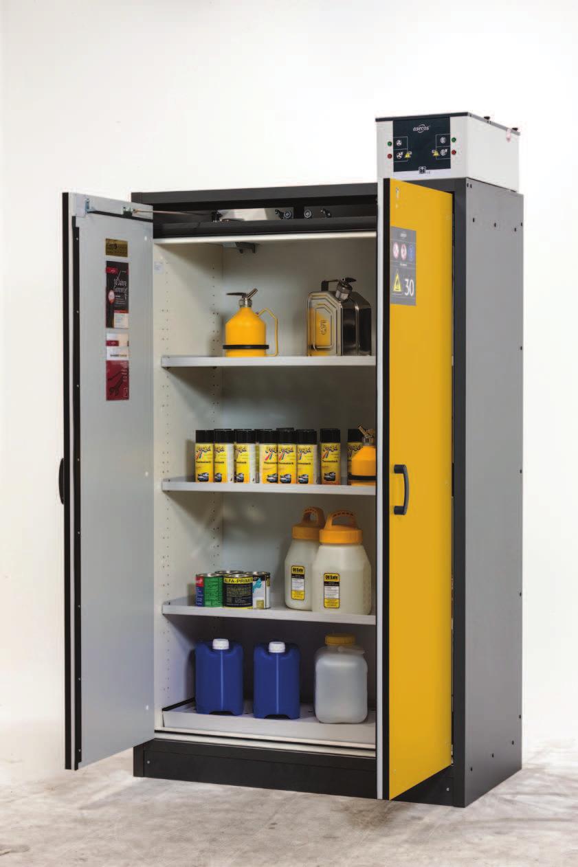 s dveřmi ve výstražném žlutém provedení ( 1004), 3 police a spodní sběrná olejová vana (ocelový plech laminovaný plastem), kryt základny a volitelná