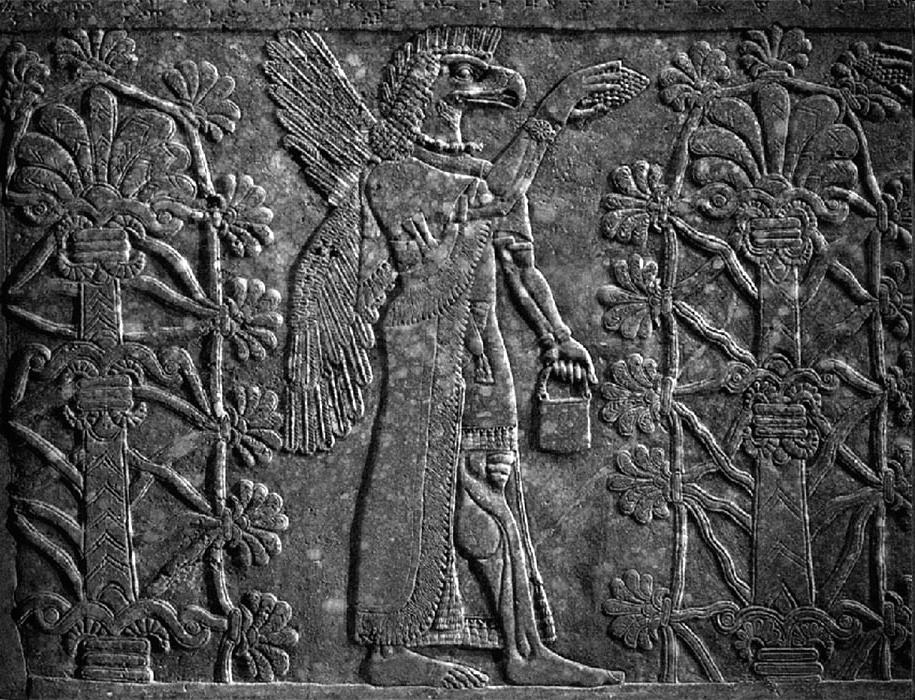V asyrských svatyních se pravděpodobně prováděl zvláštní rituál, který je zachycen na mnoha asyrských reliéfech.