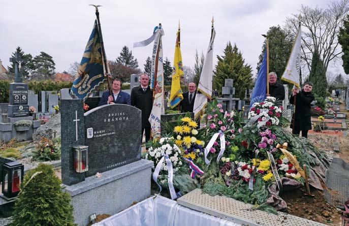 A já se přiznám, že jsem po pouti neměla odvahu zavolat a zeptat se, jak se Františkovi Hudečkovi daří. Byla jsem si jistá, že tohle přece musí člověk v tak požehnaném věku odstonat.
