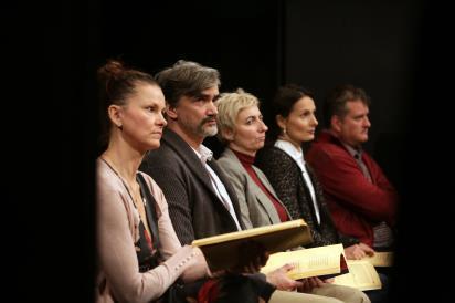 listopadu Miroslav Krobot, Lubomír Smékal, HONEY inscenace podle skutečné události ve společném projektu Dejvického divadla