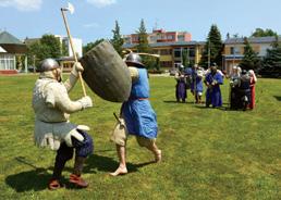 ČERVEN ČERVENEC SRPEN 20 16. 6. 8:20 Vitorazskem ve stopách minulosti cykloexkurze Nová Ves n. L. (žel. st.) 22. 6. ABBA revival koncert Č. Velenice (Sídliště na Sadech) 23. 6. Fotbalový den den plný fotbalu a zábavy (Rapšach) 23.