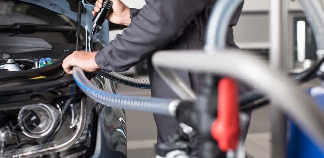 Záruka zahrnuje všechny mechanické, elektrické, elektronické, pneumatické a hydraulické díly, které spadají do originální dodávky výrobce, s