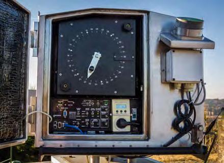 Obr. 56 Kontejner automatického imisního monitoringu na stanici Polom Od roku 2005 je na základě smlouvy o spolupráci mezi VGHMÚř a Astronomickým ústavem Akademie věd České republiky (AsÚ