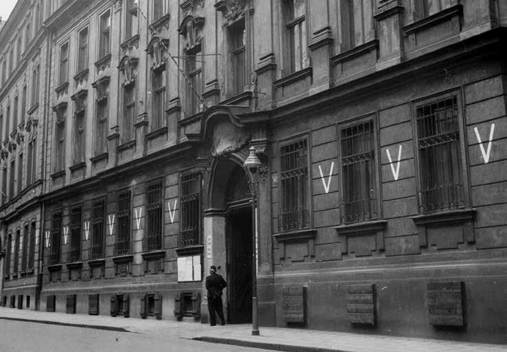 30 Studie tradicích, které převzal nově utvářený Sbor národní bezpečnosti. 69 Nejtrvalejším pozůstatkem nacistických reforem je pak známý film 13.