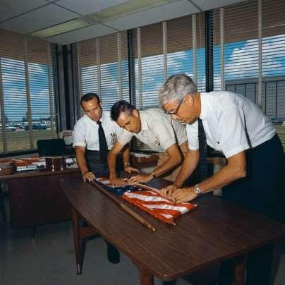 4.3.2014 Jack A. KINZLER 9.1.1920 4.3.2014 (+94) bývalý šéf technických služeb střediska NASA Lyndon B.