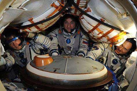 25.3.2014 Sojuz TMA-12M 25.3.v 21:17:25 UT start 27.3. ve 23:53 UT připojení k Poisk 28.3. v 02:34 UT otevřeny průlezy Aleksandr Skvorcov (Rusko, 2.start, velitel) Oleg Artěmjev (Rusko, 1.