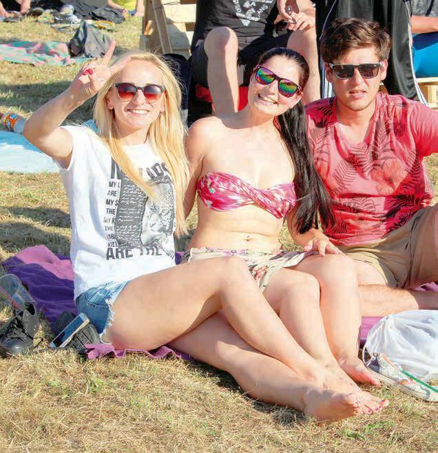 Sakrbláci jsou totiž vlastníky jedinečné houpačky zvané Kinedryl a něco tak specifického, co nemá v Ocenění za zdobení kraslic Za zachování a rozvoj lidové umělecké výroby získaly ocenění Marie