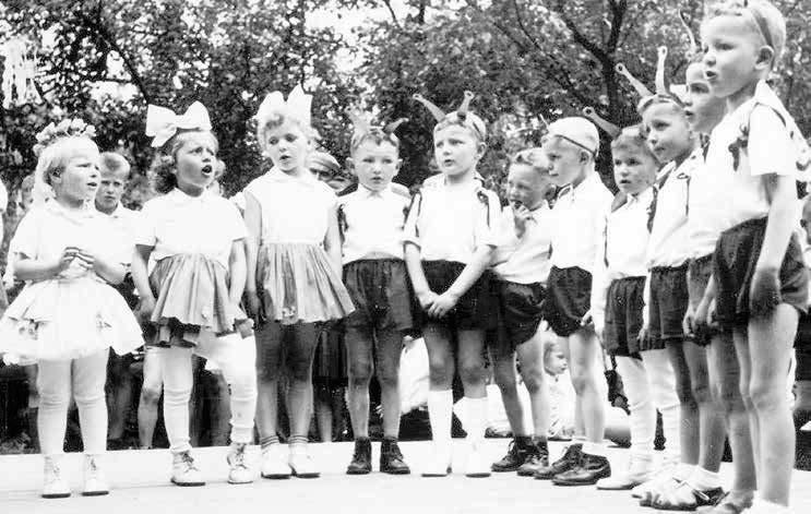 Pondělí 26. června 2017 ZPRÁVY ZE SLOVÁCKA 7 SLOVÁCKO OČIMA ČTENÁŘŮ V Moravě zase plavou jeseteři ČTENÁŘ REPORTÉR Příspěvky zasílejte na adresu redakce@ddk.