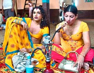 Indie: kasta božských hidžrů, amputují jim penis, varlata a šourek, v poslední době užívají i ženské hormony.