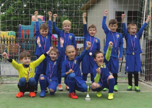 12 30.5.2016 Šport Volejbalová medaila! Skvelé striebro ŠK Gymnázium Humenné MAJSTROVSTVÁ SLOVENSKA VO VOLEJBALE ŽIAKOV McDonald s cup: ZŠ Hviezdoslavova Snina krajsky bronzová KEŽMAROK.