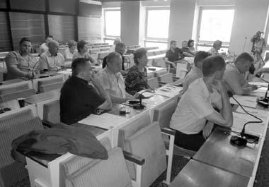 Podvihorlatské noviny Spravodajstvo/Inzercia 30.5.2016 3 MEDZILABOR- CE. Z poľského Sanoku cez Lupkovský priesmyk až do medzilaborskej stanice.