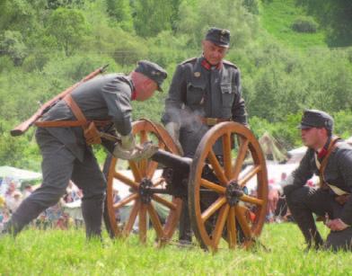 4 30.5.2016 Publicistika/Inzercia Karpaty 1914/1915 Podvihorlatské noviny GALÉRIA PRVÁKOV Pokračovanie z titulnej strany Kultúra Rusínov prilákala 300 návštevníkov HUMENNÉ.