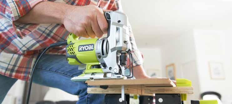vynikající výkonnost a kvalitu řezu Výkonný 1 4W motor poskytuje 5 ot/min pro snadné řezání většiny trámů a deskových materiálů Působivá hloubka řezu až 66 mm při 9 a 55 mm při 45 Až o 3 %