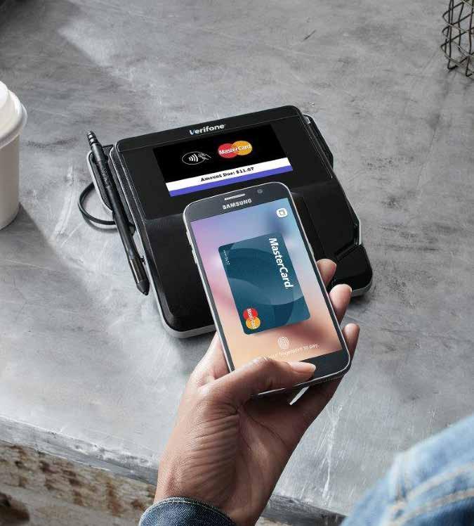 V poslední době byly navíc v České republice spuštěny úspěšné projekty jako aplikace ČSOB Na Nákupy nebo Android Pay, které umožňují emulaci (virtualizaci) platební karty do chytrého telefonu s NFC