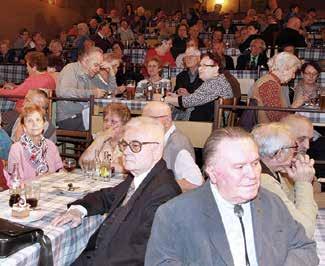 ..20 Rajhradští senioři se dobře bavili SETKÁNÍ SENIORŮ PŘI HUDBĚ Do posledního místa zaplněný sál restaurace Na kině.