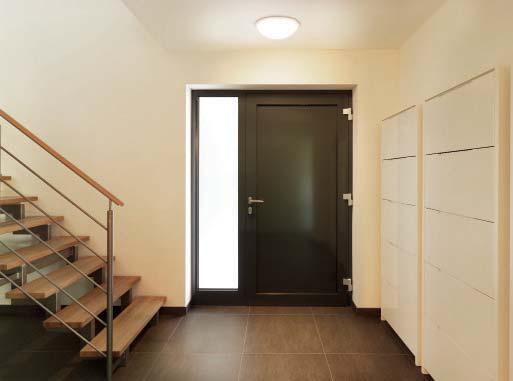RS 100 L Funkční design. Rovnoměrné osvětlení. Vnitřní senzorové svítidlo RS 100 L přináší do domu krásné, rovnoměrné osvětlení.