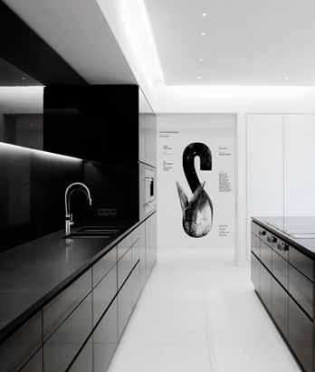 KLUDI E-GO KLUDI E-GO Klíčový prvek designových kuchyní Maximální komfort v minimalistickém designu Baterie KLUDI E-GO je