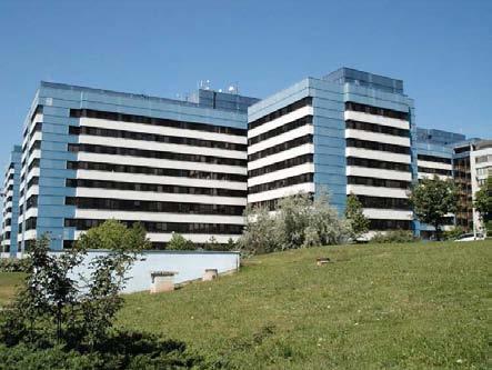o celé půlstoletí později za jiných okolností a na jiném místě. Volba padla na Motol, kde měla vyrůst klinická a městská nemocnice.