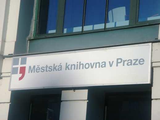 chodit i do knihoven ostatních," vysvětlila změny mluvčí knihovny Věra Voňavková. Ve stejném období však po nezbytnou dobu malování a revize knižního knihovního fondu byla až do 31.