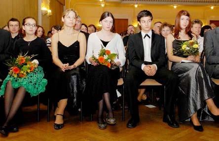 do poloviny října 2008. Za děti ze základních uměleckých škol zasílají přihlášky jejich ředitelé, hlásit se mohou i jednotlivci.