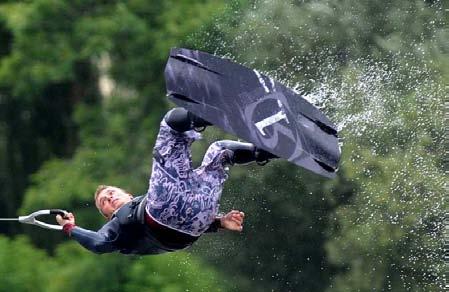 závod ve freestyle motocrossu, dále závod o prizemoney v breakdancu a free-style bmx. Z dalších sportů se představil skateboarding, wakeboarding a mnoho dalších.
