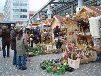 Březen Z radnice Oslavy Velikonoc na Andělu Radnice MČ Praha 5 připravila jako každý rok oslavy velikonočních a jarních svátků na pěší zóně Anděl. Na tradičním tržišti, které bylo v provozu již od 8.
