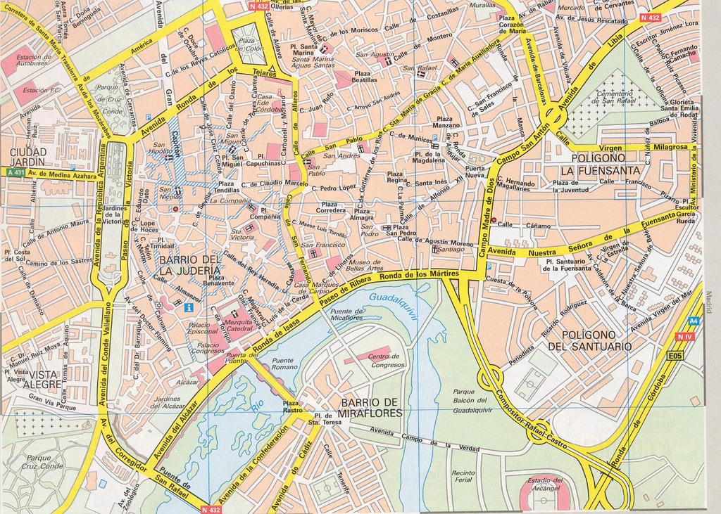 Římský most Postavený byl přes řeku Guadalquivir již v dobách Gaia Julia Caesara. Součástí mostu je brána - triumfální oblouk postavený architektem Hernanem Ruizem v době vlády Filipa II.