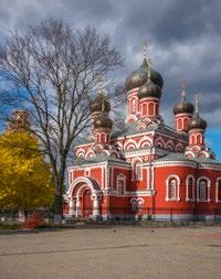 Pred očami sa Vám rozprestrú vynikajúce architektonické komplexy hlavných námestí a bulvárov, monumentálne konštruktivistické verejné budovy, parky a záhrady, spomeniete si na tragédiu občanov počas