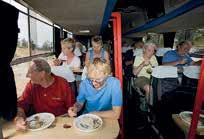 Osobní zavazadla mají v kajutách nebo pod sedadly. Ve střední části hotelbusu je plnohodnotně vybavená kuchyňka a chemické WC s umývárnou.