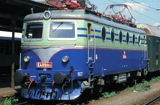 ČERVEN E 499.004 10., 11. ČERVNA Výletní vlaky do Lednice 040 13.