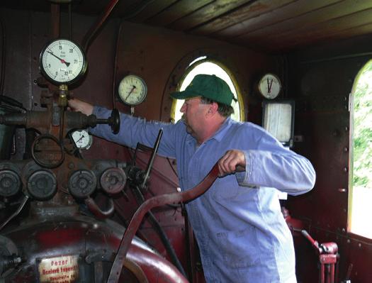 ŘÍJEN PROSINEC 310.072 28. ŘÍJNA Křivoklát Expres 170 Výletní parní vlak ke slavnostem 1. republiky na Křivoklátě. 475.179, Bai, Ce. Praha-Braník Lužná u Rakovníka a zpět INFO: lemberk@gr.cd.