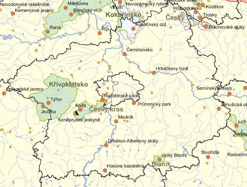 Obr. č. 2: CHKO ve Středočeském kraji a přírodní atraktivity ve Středočeském kraji Zdroj: Atlas cestovního ruchu (2006) Dalšími atraktivními oblastmi jsou geoparky.