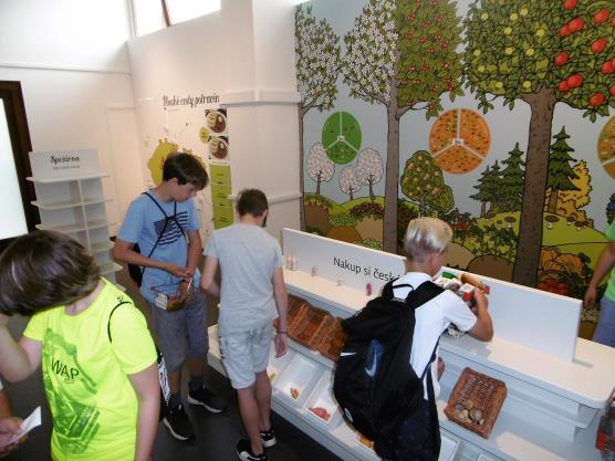 Návštěvníky vítá v rekonstruované budově, kde se nachází několik nových interaktivních expozic i
