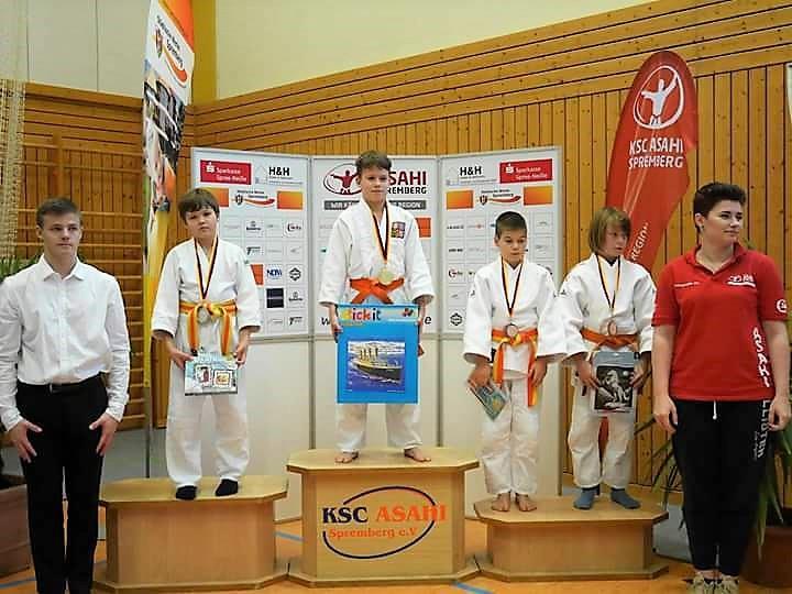 Rodiče mě tam zkusili přihlásit a mně se judo zalíbilo. Postupem času jsem přešel do závodní skupiny, kde jsem dodnes.